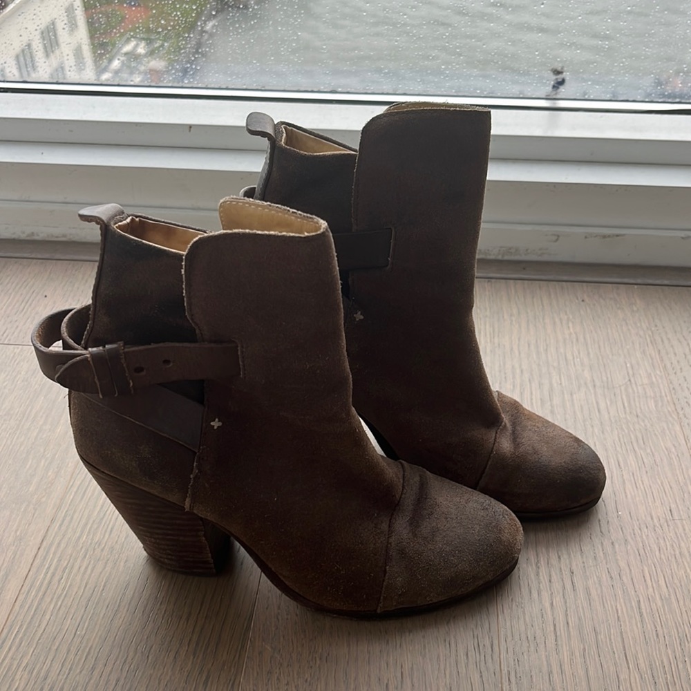 Rag & Bone Brown Harrow Booties. Size 37